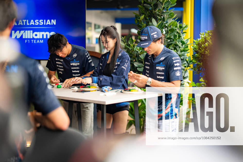2026 Formula 1 Singapore - Tzuyu at Media Day TZUYU (TPE) K-Pop Singer and Member of TWICE with ALEXANDER ALBON 23 (THA) of Atlassian Williams F1 Team (Williams FW48) and CARLOS SAINZ 55 (ESP) of Atlassian Williams F1 Team (Williams FW48) in the Williams hospitalityon Thursday Media Day during the Formula 1 Singapore Airlines Singapore Grand Prix 2026 at Marina Bay Street Circuit, Singapore, on October 8, 2026. Photo by Antoine LAPEYRE Reveries Agency via ABACAPRESS.COM Singapore Singapore