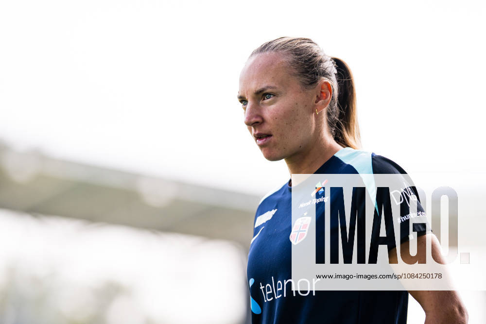 Marit Bratberg Lund of the Norwegian womens national football team during a training session on October 8, 2026 in Bucharest. Photo: Marius Simensen BILDBYRAN Cop 238 bbeng dam fifa women s world cup qualifier football fotball fotboll norge norway practice soccer training trening träning
