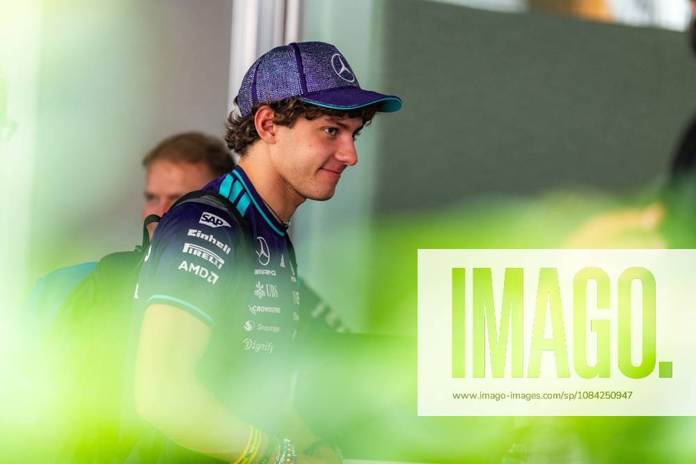 2026 Formula 1 Singapore - Media Day ANDREA KIMI ANTONELLI 12 (ITA) of Mercedes-AMG PETRONAS Formula One Team (Mercedes-AMG F1 W17) with a special shiny cap and a Singapore special team merch on Thursday Media Day during the Formula 1 Singapore Airlines Singapore Grand Prix 2026 at Marina Bay Street Circuit, Singapore, on October 8, 2026. Photo by Antoine LAPEYRE Reveries Agency via ABACAPRESS.COM Singapore Singapore