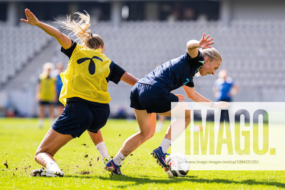 Thea Bjelde of the Norwegian womens national football team during a training session on October 8, 2026 in Bucharest. Photo: Marius Simensen BILDBYRAN Cop 238 bbeng dam fifa women s world cup qualifier football fotball fotboll norge norway practice soccer training trening träning