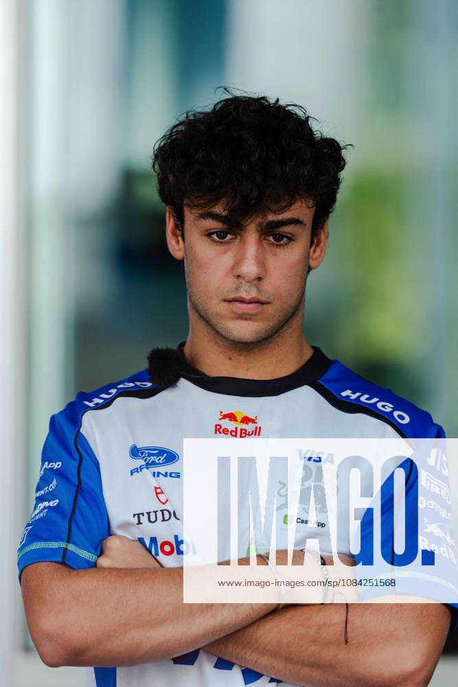 2026 Formula 1 Singapore - Media Day ARVID LINDBLAD (GBR) of Visa Cash App Racing Bulls Formula One Team Media Day on Thursday during the 2026 FORMULA 1 SINGAPORE AIRLINES SINGAPORE GRAND PRIX 2026 at MARINA BAY STREET CIRCUIT SINGAPORE on October 8, 2026. Photo by Tan Jun Da ABACAPRESS.COM Singapore Singapore