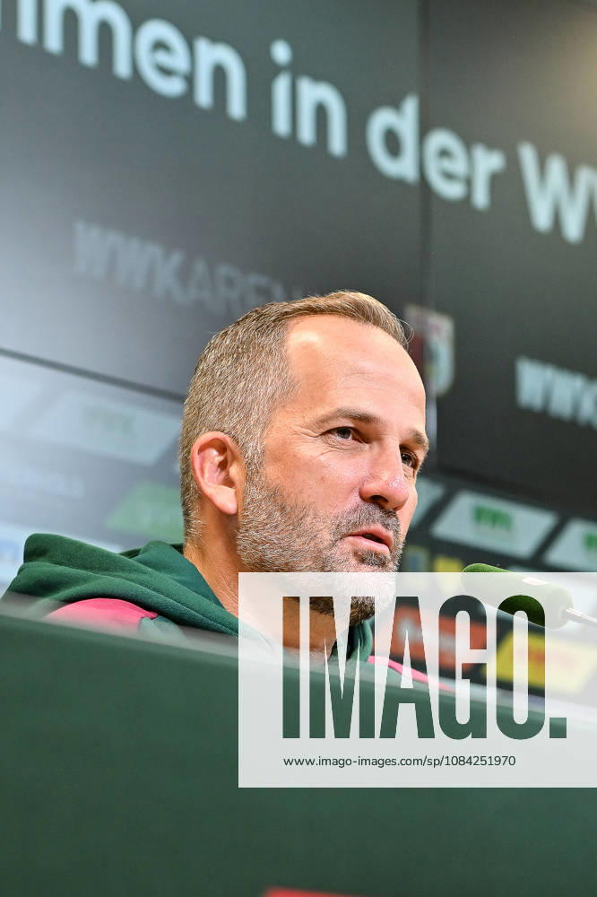 Pressekonferenz FC Augsburg, 08.10.2026 AUGSBURG, GERMANY; 08. OCTOBER: im Bild Manuel BAUM Coach FC Augsburg bei der Pressekonferenz vor der Bundesliga Partie gegen den FC Bayern