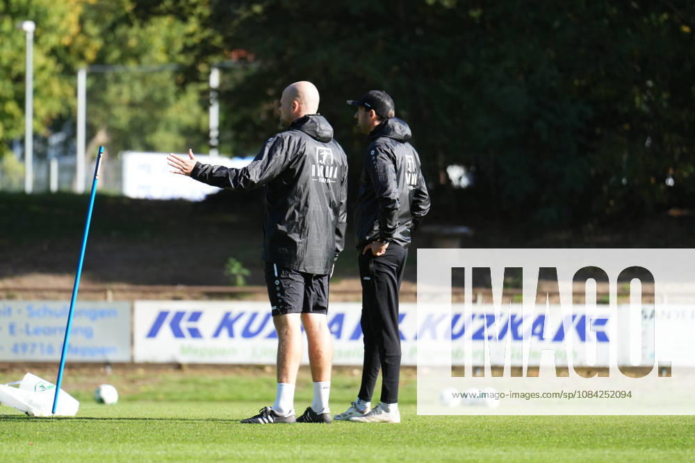 Deutschland: Fussball, Trainingseinheit, 3. Liga, Saison 2026-2027, NVB-Campus B-Platz Hänsch-Arena, SV Meppen, Donnerstag, 08.10.2026, Vormittagstraining: Lucas Beniermann (Trainer, SV Meppen) und Steffen Puttkammer (Co-Trainer, SV Meppen)