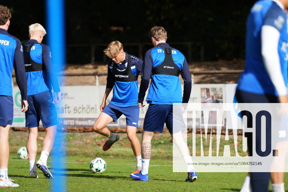 Deutschland: Fussball, Trainingseinheit, 3. Liga, Saison 2026-2027, NVB-Campus B-Platz Hänsch-Arena, SV Meppen, Donnerstag, 08.10.2026, Vormittagstraining: Mika Hermann (SV Meppen, 22) und Tony Rölke (Gastspieler, SV Meppen)