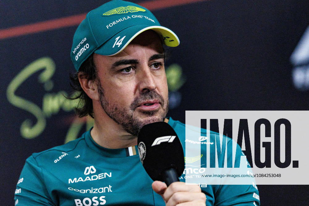 8th October 2026; Marina Bay, Singapore; Formula 1, Singapore Grand Prix, Arrival Day; Fernando Alonso (14) of Spain and Aston Martin Aramco Formula One Team during the press conference, PK, Pressekonferenz at the Singapore Grand Prix StephenxBlackberry