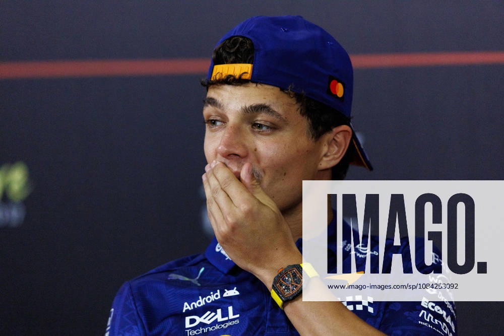 8th October 2026; Marina Bay, Singapore; Formula 1, Singapore Grand Prix, Arrival Day; Lando Norris (1) of Great Britain and McLaren Mastercard F1 Team during the press conference, PK, Pressekonferenz at the Singapore Grand Prix StephenxBlackberry