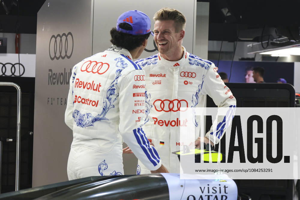 Formula 1 Singapore Airlines Singapore Grand Prix 2026 Gabriel Bortoleto (BRA), Audi Revolut F1 Team , R26, Car 5, Nico Hülkenberg (GER), Audi Revolut F1 Team , R26, Car 27 with the special car race suit for the Singarpore GP during Formula 1 Singapore Airlines Singapore Grand Prix 2026 on October 8., 2026 in Marina Bay Street Circuit, Singapore, Zsombor Toth Singapore Marina Bay Street Circuit Singapore Singapore