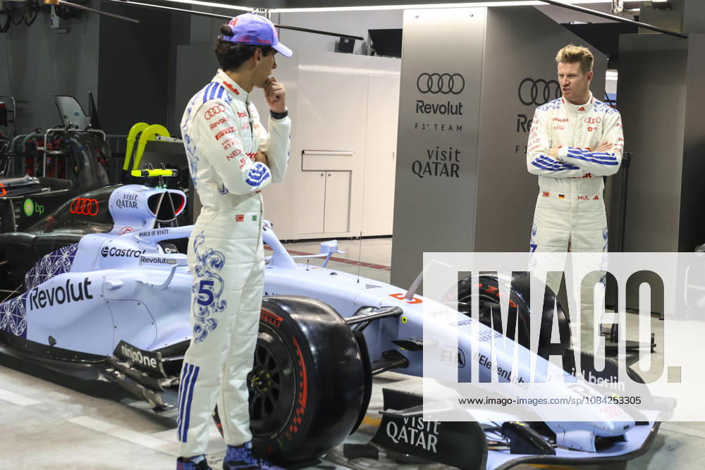 Formula 1 Singapore Airlines Singapore Grand Prix 2026 Gabriel Bortoleto (BRA), Audi Revolut F1 Team , R26, Car 5, Nico Hülkenberg (GER), Audi Revolut F1 Team , R26, Car 27 watching the special car livery for the Singarpore GP, also they have a special suit during Formula 1 Singapore Airlines Singapore Grand Prix 2026 on October 8., 2026 in Marina Bay Street Circuit, Singapore, Zsombor Toth Singapore Marina Bay Street Circuit Singapore Singapore