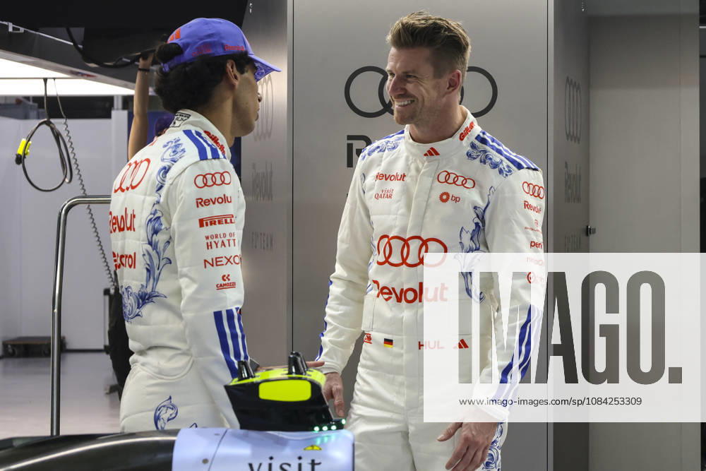 Formula 1 Singapore Airlines Singapore Grand Prix 2026 Gabriel Bortoleto (BRA), Audi Revolut F1 Team , R26, Car 5, Nico Hülkenberg (GER), Audi Revolut F1 Team , R26, Car 27 with the special car race suit for the Singarpore GP during Formula 1 Singapore Airlines Singapore Grand Prix 2026 on October 8., 2026 in Marina Bay Street Circuit, Singapore, Zsombor Toth Singapore Marina Bay Street Circuit Singapore Singapore