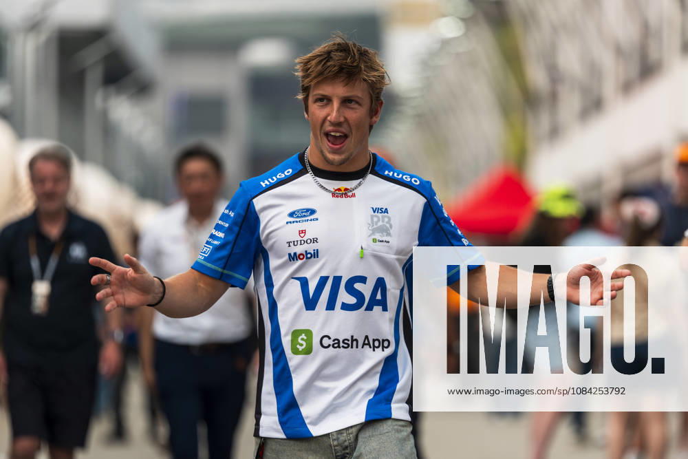Formula 1 Singapore Airlines Singapore Grand Prix 2026 Remy Midez OVERTAKE MAXPPP - Singapore 08 10 2026 30 LAWSON Liam (nzl), Visa Cash App Racing Bulls Formula One Team, portrait at the Formula 1 Singapore Airlines Singapore Grand Prix 2026, the 16th round of the 2026 FIA Formula 1 World Championship, WM, Weltmeisterschaft at the Marina Bay Street Circuit in Singapore, from 08 to 11 October 2026 Singapore Marina Bay Street Circuit Singapore