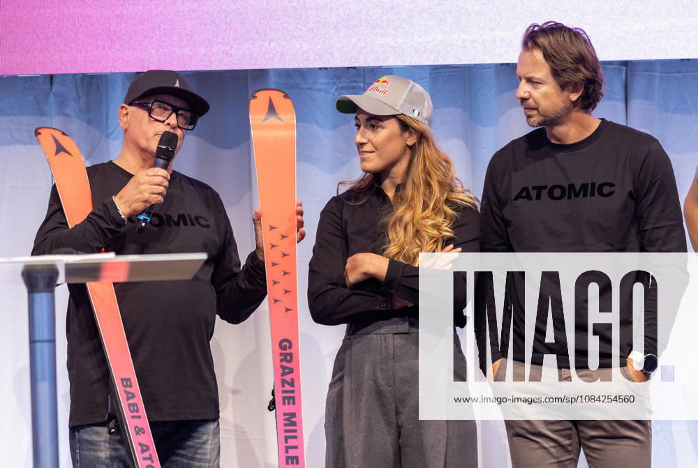 ALPINE SKIING - Atomic Media Day 2026 ALTENMARKT,AUSTRIA,08.OCT.26 - ALPINE SKIING - Atomic Media Day. Image shows Barbaba Greppi, Sofia Goggia (ITA) and race director Christian Hoeflehner (Atomic). GEPAxpictures xHaraldxSteiner