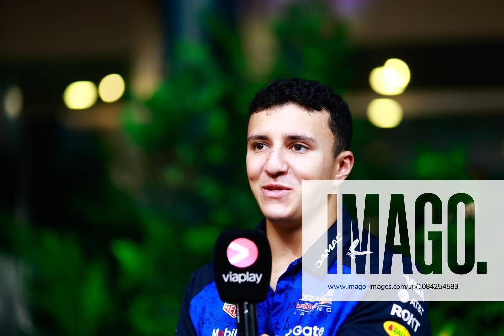HADJAR Isack (fra), Red Bull Racing Ford RB22, portrait F1 GP 17 Singapore 2026 F1 GP 17 Singapore 2026 KOMATSU Ayao (jpn), Team Principal of TGR Haas F1 Team, portrait F1 GP 17 Singapore 2026 Singapore
