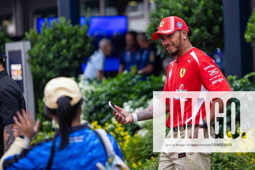 HAMILTON Lewis (gbr), Scuderia Ferrari SF-26, portrait F1 GP 17 Singapore 2026 F1 GP 17 Singapore 2026 HAMILTON Lewis (gbr), Scuderia Ferrari SF-26, portrait during the 2026 Formula 1 Singapore Grand Prix, 17th round of the 2026 Formula One World Championship, WM, Weltmeisterschaft from October 9 to 11, 2026 on the Marina Bay Street Circuit, in Singapore, Singapore - Photo Julien Delfosse DPPI Singapore