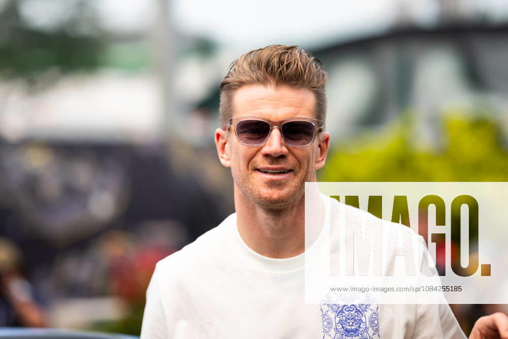 Formula 1 Singapore Airlines Singapore Grand Prix 2026 Levi Erb OVERTAKE MAXPPP - Singapore 08 10 2026 27 HULKENBERG Nico (ger), Audi Revolut F1 Team, portrait at the Formula 1 Singapore Airlines Singapore Grand Prix 2026, the 16th round of the 2026 FIA Formula 1 World Championship, WM, Weltmeisterschaft at the Marina Bay Street Circuit in Singapore, from 08 to 11 October 2026 Singapore Marina Bay Street Circuit Singapore