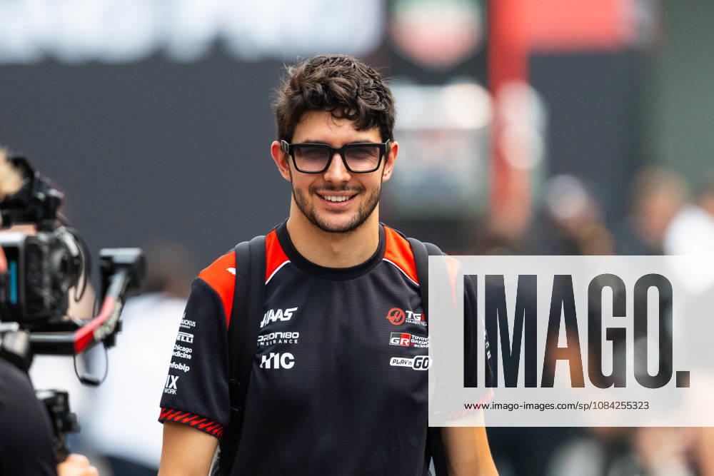 Formula 1 Singapore Airlines Singapore Grand Prix 2026 Levi Erb OVERTAKE MAXPPP - Singapore 08 10 2026 31 OCON Esteban (fra), TGR Haas F1 Team, portrait at the Formula 1 Singapore Airlines Singapore Grand Prix 2026, the 16th round of the 2026 FIA Formula 1 World Championship, WM, Weltmeisterschaft at the Marina Bay Street Circuit in Singapore, from 08 to 11 October 2026 Singapore Marina Bay Street Circuit Singapore