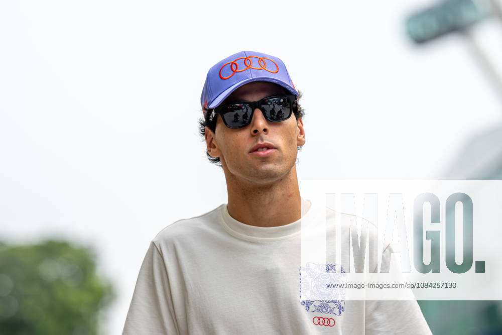 MARINA BAY, SINGAPORE: Gabriel Bortoleto, racing for the Audi Revolut F1 Team team during the 2026 Formula 1 Singapore Grand Prix at the Marina Bay Street Circuit in Marina Bay, Singapore