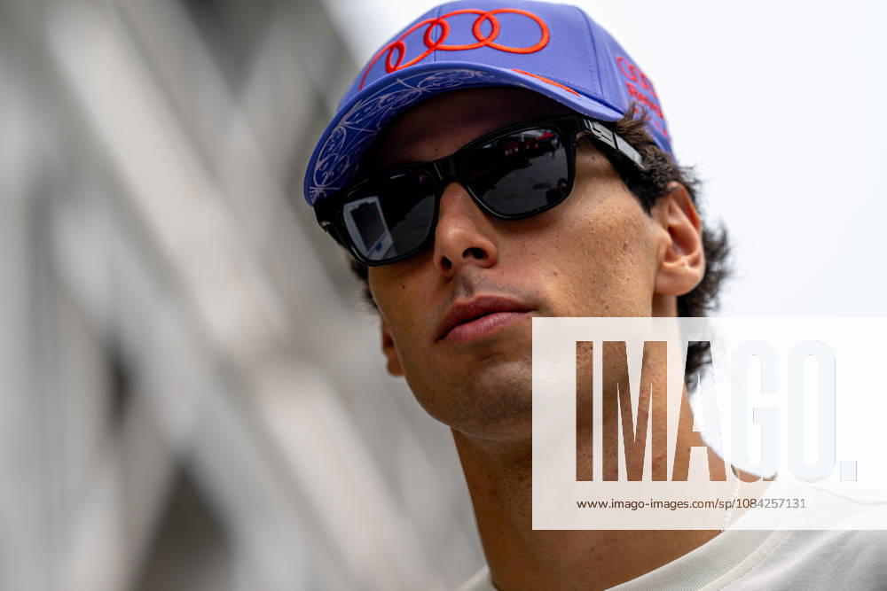 MARINA BAY, SINGAPORE: Gabriel Bortoleto, racing for the Audi Revolut F1 Team team during the 2026 Formula 1 Singapore Grand Prix at the Marina Bay Street Circuit in Marina Bay, Singapore