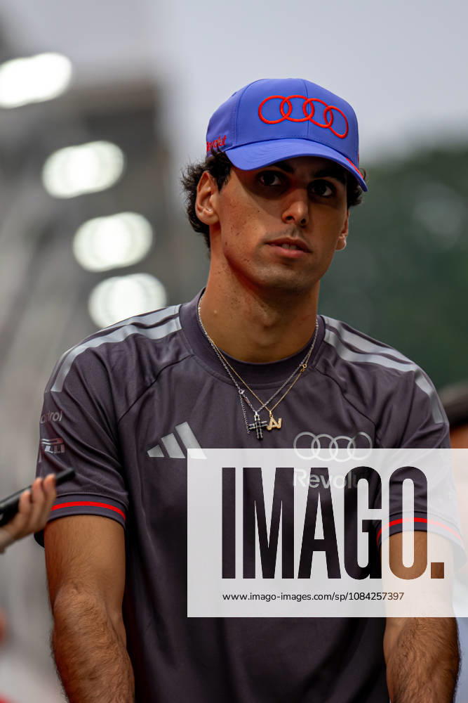 MARINA BAY, SINGAPORE: Gabriel Bortoleto, racing for the Audi Revolut F1 Team team during the 2026 Formula 1 Singapore Grand Prix at the Marina Bay Street Circuit in Marina Bay, Singapore