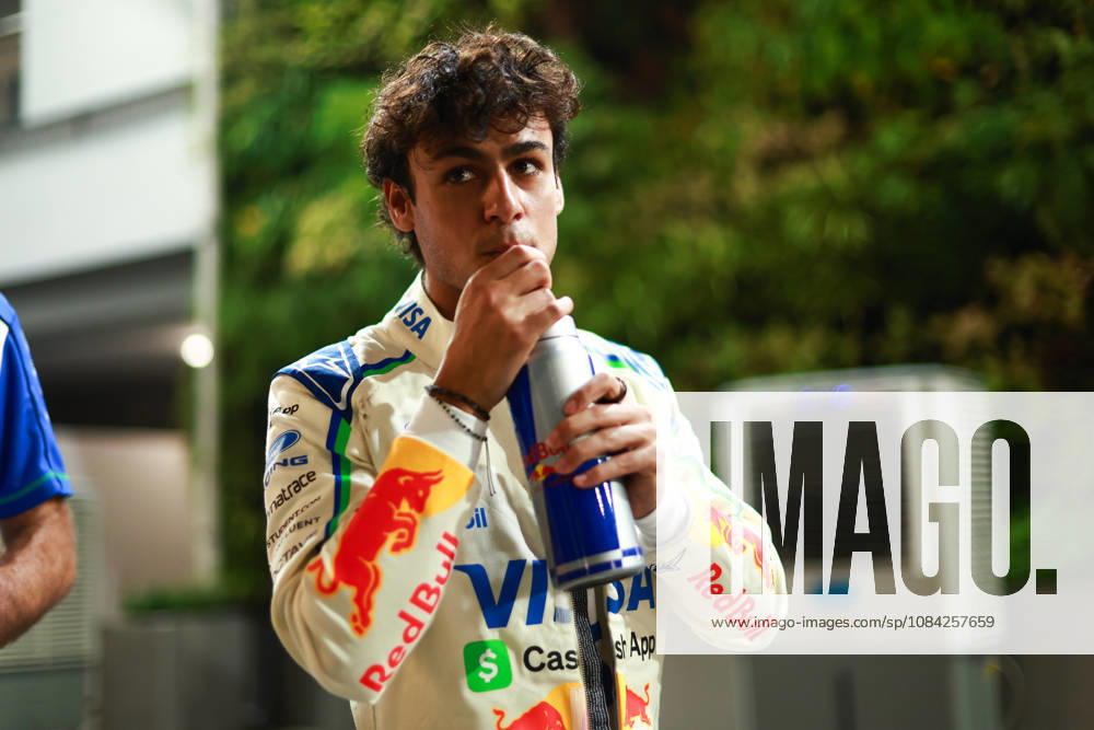 F1 - SINGAPORE GRAND PRIX 2026 LINDBLAD Arvid (gbr), Visa Cash App RB F1 Team VCARB03, portrait during the 2026 Formula 1 Singapore Grand Prix, 17th round of the 2026 Formula One World Championship, WM, Weltmeisterschaft from October 9 to 11, 2026 on the Marina Bay Street Circuit, in Singapore, Singapore - SingaporeSingapore