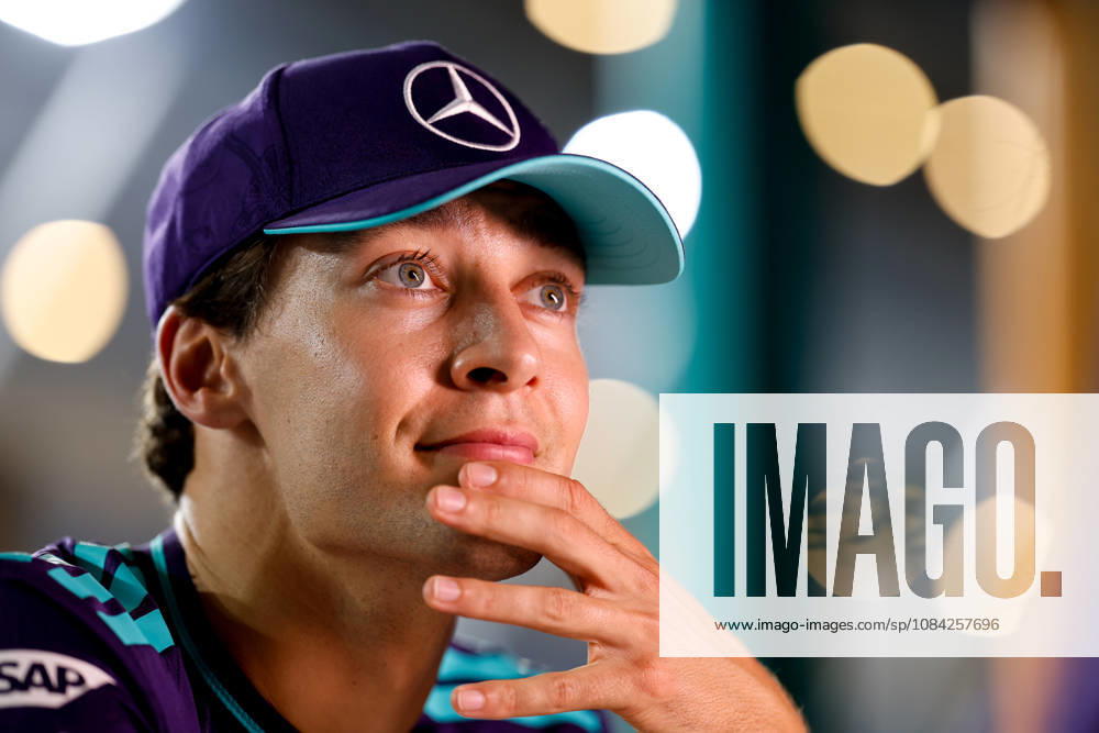 F1 - SINGAPORE GRAND PRIX 2026 RUSSELL George (gbr), Mercedes AMG F1 Team W17, portrait during the 2026 Formula 1 Singapore Grand Prix, 17th round of the 2026 Formula One World Championship, WM, Weltmeisterschaft from October 9 to 11, 2026 on the Marina Bay Street Circuit, in Singapore, Singapore - SingaporeSingapore
