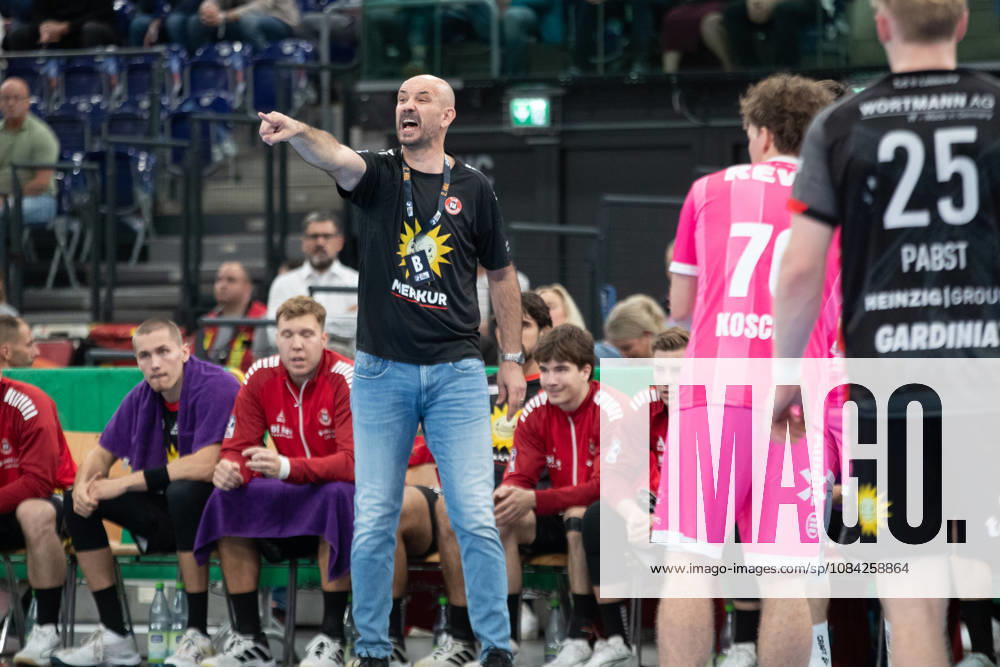 Handball, HBL2: SC DHfK Leipzig - TuS N-Lübbecke; 08.10.2026 Trainer Davor Dominikovic (TuS N-Lübbecke). Handball, 2. Bundesliga, Saison 2026 2027, 7. Spieltag: SC DHfK Leipzig vs. TuS N-Lübbecke am 08.10.2026 in der Quarterback Immobilien Arena Leipzig.