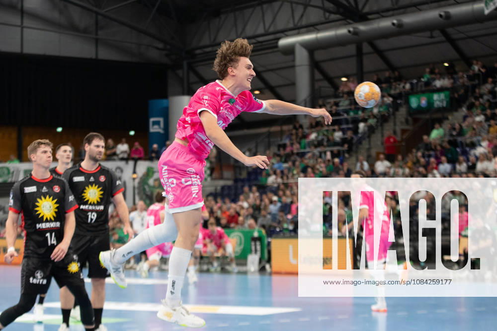 Handball, HBL2: SC DHfK Leipzig - TuS N-Lübbecke; 08.10.2026 Anton Voß (34, SC DHfK Leipzig) mit einem Wurf. Handball, 2. Bundesliga, Saison 2026 2027, 7. Spieltag: SC DHfK Leipzig vs. TuS N-Lübbecke am 08.10.2026 in der Quarterback Immobilien Arena Leipzig.