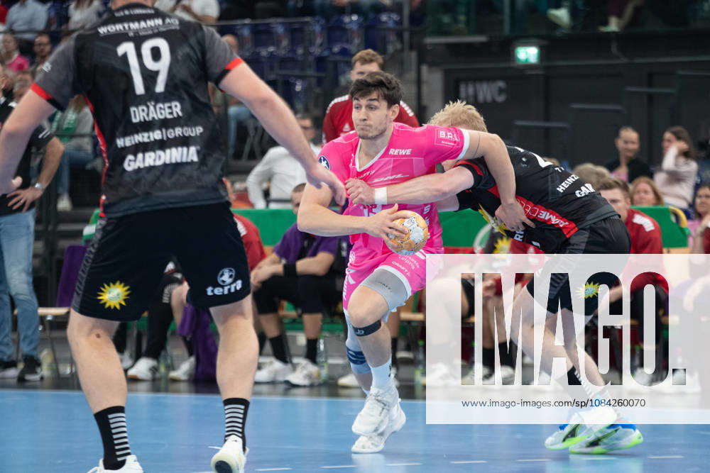 Handball, HBL2: SC DHfK Leipzig - TuS N-Lübbecke; 08.10.2026 Matej Klima (13, SC DHfK Leipzig) setzt sich durch. Handball, 2. Bundesliga, Saison 2026 2027, 7. Spieltag: SC DHfK Leipzig vs. TuS N-Lübbecke am 08.10.2026 in der Quarterback Immobilien Arena Leipzig.