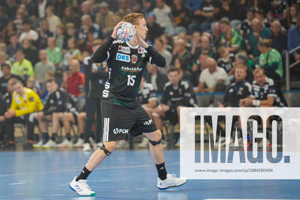 Im Bild: Tobias Grondahl (Fuechse Berlin, 15) am Ball 08.10.2026, Fuechse Berlin - FC Porto, EHF Handball Champions League, Saison 2026 27, Max-Schmeling-Halle
