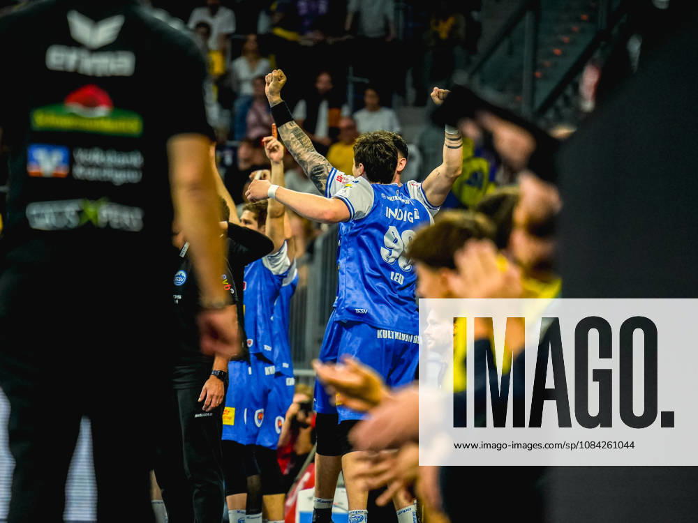 Handball Opel HBL, Rhein-Neckar Loewen - ThSV Eisenach v.l. Jubel der Bank vom ThSV Eisenach