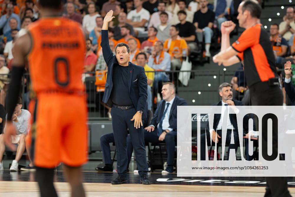 EuroLeague Round 4 match between Valencia Basket and Hapoel IBI Tel Aviv Dimitris Itoudis coach of Hapoel IBI Tel Aviv in action during the EuroLeague Round 4 match between Valencia Basket and Hapoel IBI Tel Aviv at Roig Arena, (Valencia ) on October 08, 2026.