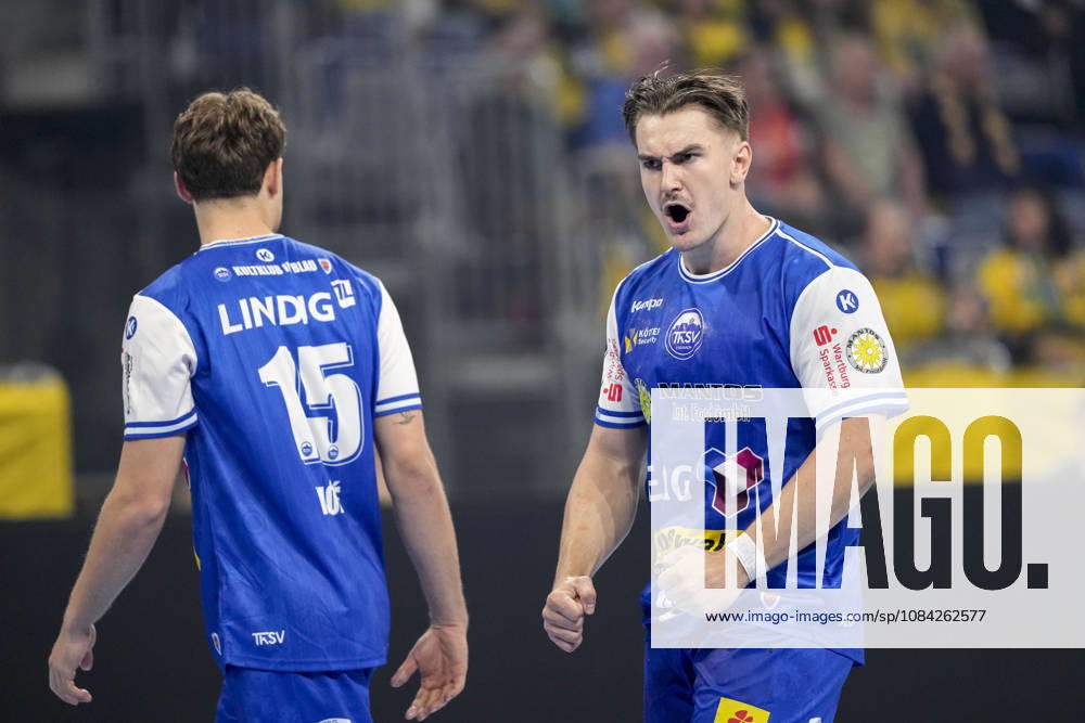 V.li.: David More (ThSV, 15), Torschütze Felix Aellen (ThSV, 22), Spieler vom ThSV Eisenach, jubeln über ein Tor, Jubel, Torjubel, Torerfolg, celebrate the goal, goal, celebration, jubelt ueber das Tor, Freuen, Freude, freut sich, optimistisch, positiv, Spielszene, Highlight, Action, Aktion, 08.10.2026, Mannheim (Deutschland), Handball, Bundesliga, Rhein-Neckar Löwen - ThSV Eisenach