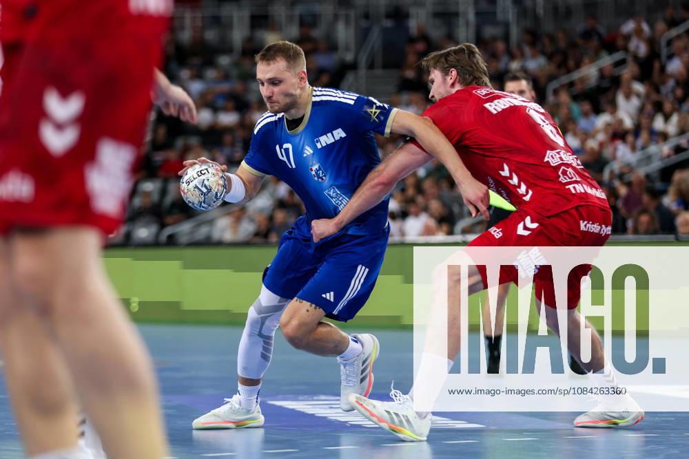 HC Zagreb v Aalborg Handbold - EHF Champions League Men Group Phase - Group C ZAGREB, CROATIA - OCTOBER 8: Ihar Bialiauski of HC Zagreb and Vetle Ronningen of Aalborg Handbold in action during the EHF Champions League match between HC Zagreb and Aalborg Handbold at Arena Zagreb on October 8, 2026 in Zagreb, Croatia. IgorxKralj PIXSELL