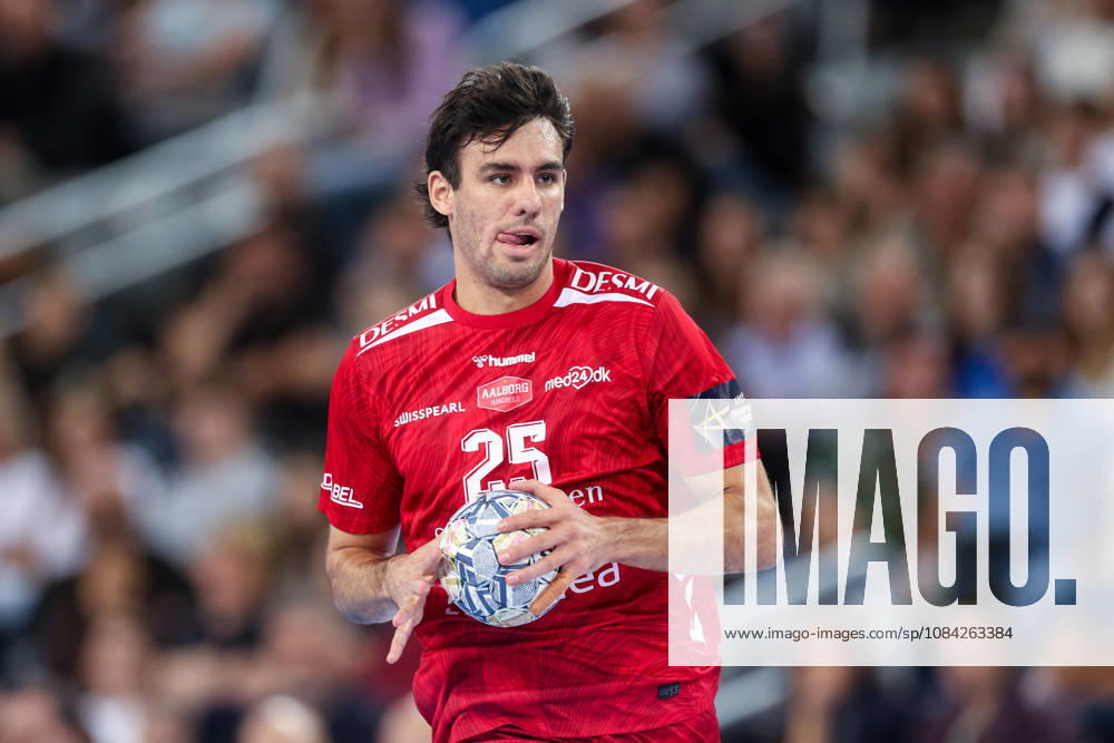 HC Zagreb v Aalborg Handbold - EHF Champions League Men Group Phase - Group C ZAGREB, CROATIA - OCTOBER 8: Marinus Munk of aalborg Handbold during the EHF Champions League match between HC Zagreb and Aalborg Handbold at Arena Zagreb on October 8, 2026 in Zagreb, Croatia. IgorxKralj PIXSELL