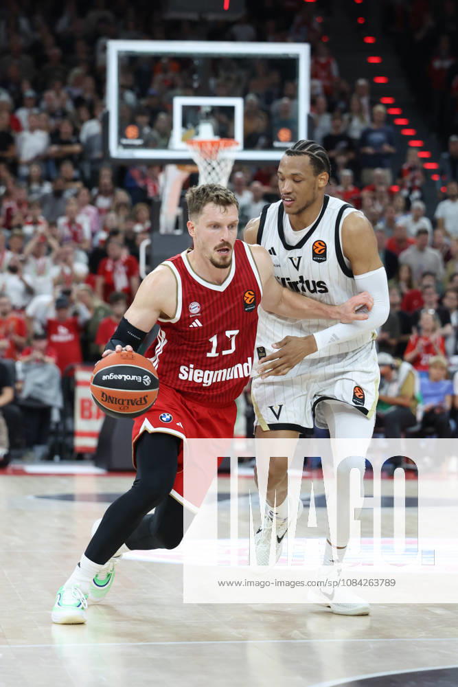 Andreas Obst (FC Bayern Basketball, 13) mit Wendell Moore (Virtus Bologna, 08), GER, FC Bayern Basketball vs. Virtus Bologna, Basketball, Euroleague, 4. Spieltag, Saison 2026 2027, 08.10.2026, GER, FC Bayern Basketball vs. Virtus Bologna, Basketball, Euroleague, 4. Spieltag, Saison 2026 2027, 08.10.2026 Muenchen
