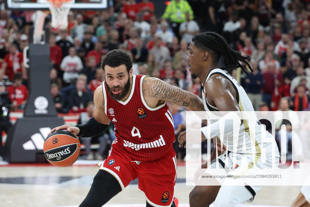Duane Washington Jr. (FC Bayern Basketball, 04) mit Marcus Carr (Virtus Bologna, 02), GER, FC Bayern Basketball vs. Virtus Bologna, Basketball, Euroleague, 4. Spieltag, Saison 2026 2027, 08.10.2026, GER, FC Bayern Basketball vs. Virtus Bologna, Basketball, Euroleague, 4. Spieltag, Saison 2026 2027, 08.10.2026 Muenchen
