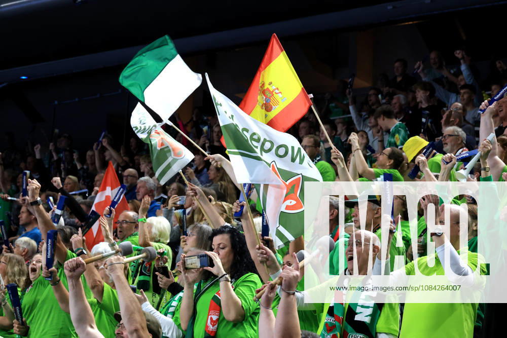 GER Deutschland, Handball, EHF Champions League, 08.10.2026, Saison 2026 2027, Berlin, Fuechse Berlin vs FC Porto Fuechse-Fans,Fanblock, Jubel, jubelt, Freude, Glueck, gluecklich, positive Emotionen, nordphoto GmbH Engler Berlin Max-Schmeling-Halle Berlin Deutschland