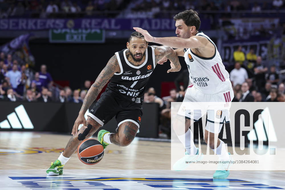 Carlik Jones of Partizan Mozzart Bet Belgrade and Facundo Campazzo of Real Madrid in action during the Euroleague Basketball Regular Season Round 4 game between Real Madrid v Partizan Mozzart Bet Belgrade at Movistar Arena on October 08, 2026 in Madrid, Spain. Real Madrid V Partizan Mozzart Bet Belgrade - Euroleague 2025 2026 - ZUMAa181 20261008_zaa_a181_254