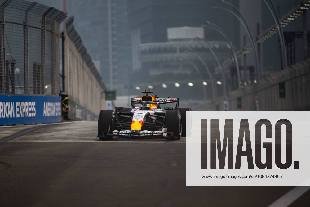 F1 - SINGAPORE GRAND PRIX 2026 41 LINDBLAD Arvid (gbr), Visa Cash App RB F1 Team VCARB03, action during the 2026 Formula 1 Singapore Grand Prix, 17th round of the 2026 Formula One World Championship, WM, Weltmeisterschaft from October 9 to 11, 2026 on the Marina Bay Street Circuit, in Singapore, Singapore - SingaporeSingapore