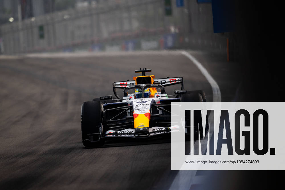 F1 - SINGAPORE GRAND PRIX 2026 41 LINDBLAD Arvid (gbr), Visa Cash App RB F1 Team VCARB03, action during the 2026 Formula 1 Singapore Grand Prix, 17th round of the 2026 Formula One World Championship, WM, Weltmeisterschaft from October 9 to 11, 2026 on the Marina Bay Street Circuit, in Singapore, Singapore - SingaporeSingapore