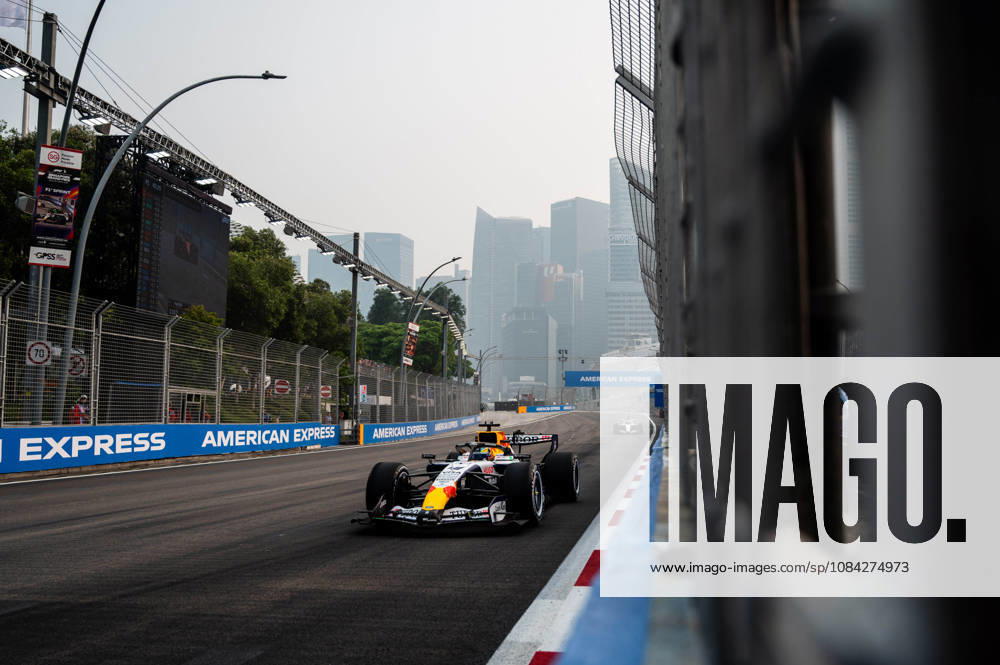 F1 - SINGAPORE GRAND PRIX 2026 41 LINDBLAD Arvid (gbr), Visa Cash App RB F1 Team VCARB03, action during the 2026 Formula 1 Singapore Grand Prix, 17th round of the 2026 Formula One World Championship, WM, Weltmeisterschaft from October 9 to 11, 2026 on the Marina Bay Street Circuit, in Singapore, Singapore - SingaporeSingapore