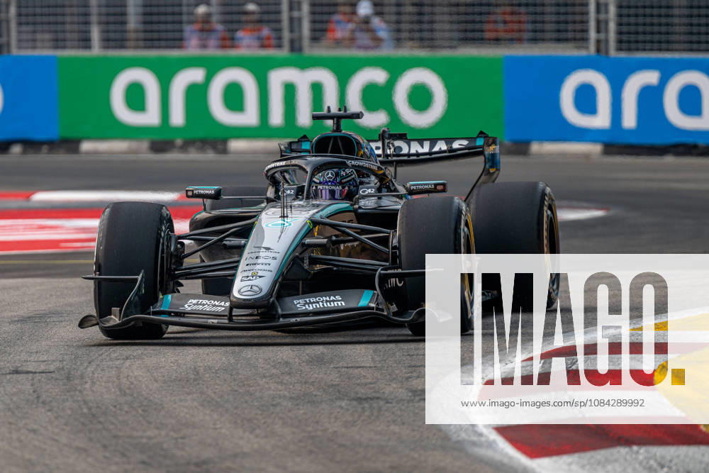 FORMULE 1 : Grand Prix de Singapour - 09 10 2026 63 George Russell (GBR) Mercedes-AMG PETRONAS Formula One Team (DEU) Mercedes W17 Mercedes, during the Formula 1 Singapore Grand Prix at the Marina Bay Street Circuit, Round 18 of the 2026 FIA Formula 1 World Championship, WM, Weltmeisterschaft 9-11 October 2026, Singapore (SGP). SINGAPORESingapore