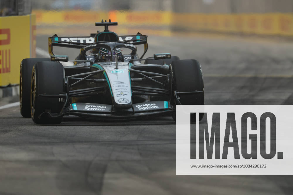 FORMULE 1 : Grand Prix de Singapour - 09 10 2026 63 George Russell (GBR) Mercedes-AMG PETRONAS Formula One Team (DEU) Mercedes-AMG F1 W17 E Performance, during the 2026 Formula Singapore Grand Prix, 17th round of the 2026 Formula 1 World Championship, WM, Weltmeisterschaft taking place from October 09 to 11, 2026 on the Marina Bay Street circuit, in Singapore (SGP) Copyright Philippe Nanchino MPS Agency SINGAPORESingapore