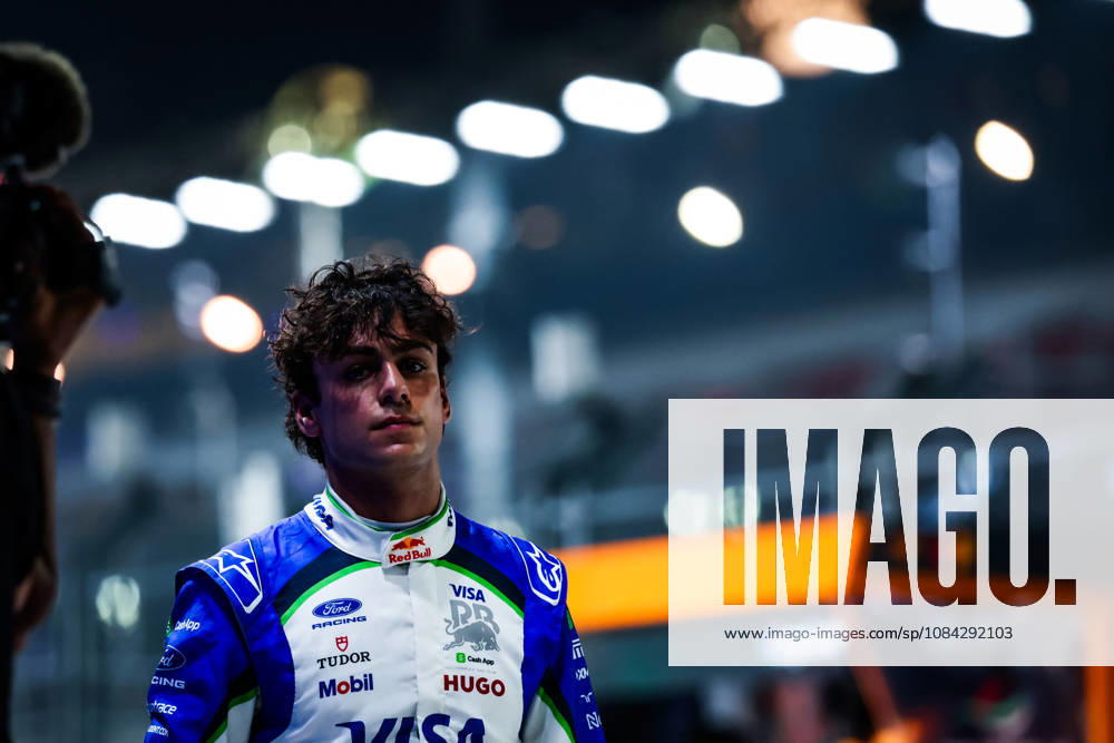 F1 - SINGAPORE GRAND PRIX 2026 LINDBLAD Arvid (gbr), Visa Cash App RB F1 Team VCARB03, portrait during the 2026 Formula 1 Singapore Grand Prix, 17th round of the 2026 Formula One World Championship, WM, Weltmeisterschaft from October 9 to 11, 2026 on the Marina Bay Street Circuit, in Singapore, Singapore - SingaporeSingapore