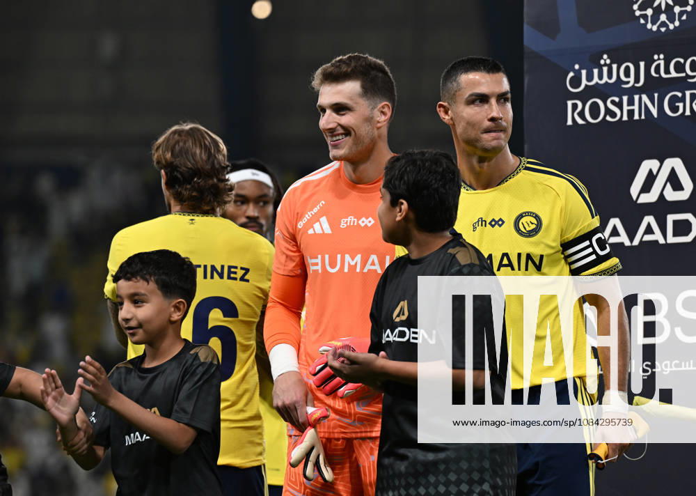 Al Nassr v Al Draih - Saudi Pro League RIYADH, SAUDI ARABIA - OCTOBER 9: Cristiano Ronaldo (R) of Al-Nassr is seen ahead of the Saudi Pro League (SPL) match between Al Nassr and Al Draih at the King Saud University Stadium in Riyadh, Saudi Arabia on October 9, 2026. Mohammed Saad Anadolu Riyadh Saudi Arabia. Editorial use only. Please get in touch for any other usage.