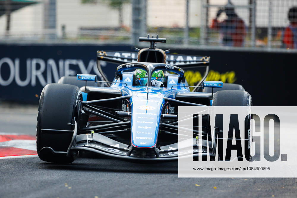 Alexander Albon of Thailand drives the (23) Atlassian Williams F1 Team FW48 during practice session one ahead of the F1 Grand Prix of Singapore at the Marina Bay Street Circuit. Singapore Singapore - ZUMAs197 20261009_aaa_s197_294