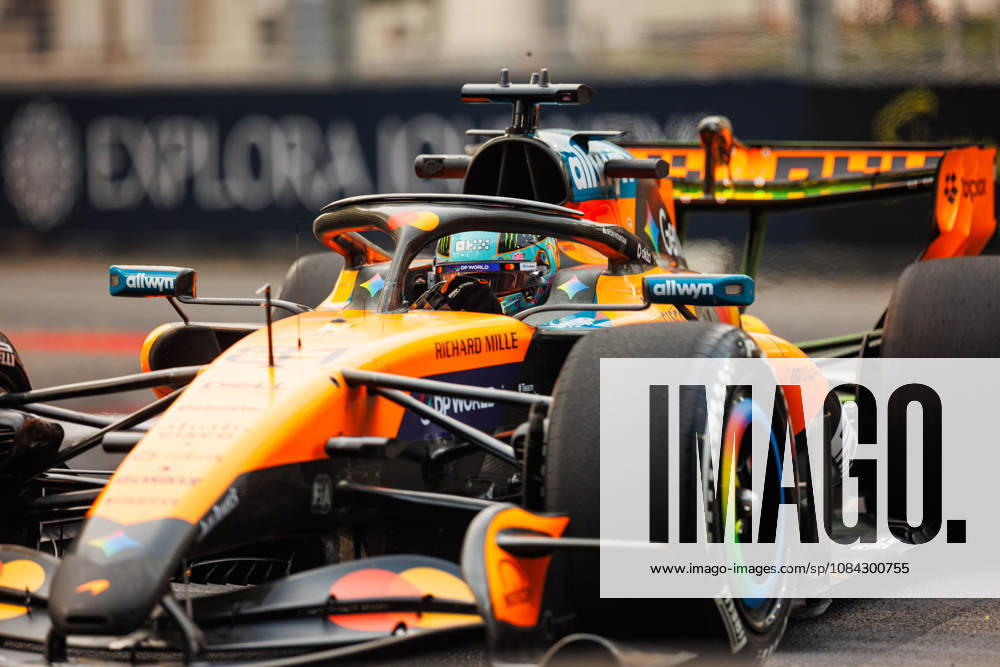 Oscar Piastri of Australia drives the (81) McLaren Mastercard F1 Team MCL40 during practice session one ahead of the F1 Grand Prix of Singapore at the Marina Bay Street Circuit. Formula 1, Singapore Grand Prix 2026, Friday Practice 1 - 09 Oct 2026 - ZUMAs197 20261009_aaa_s197_297