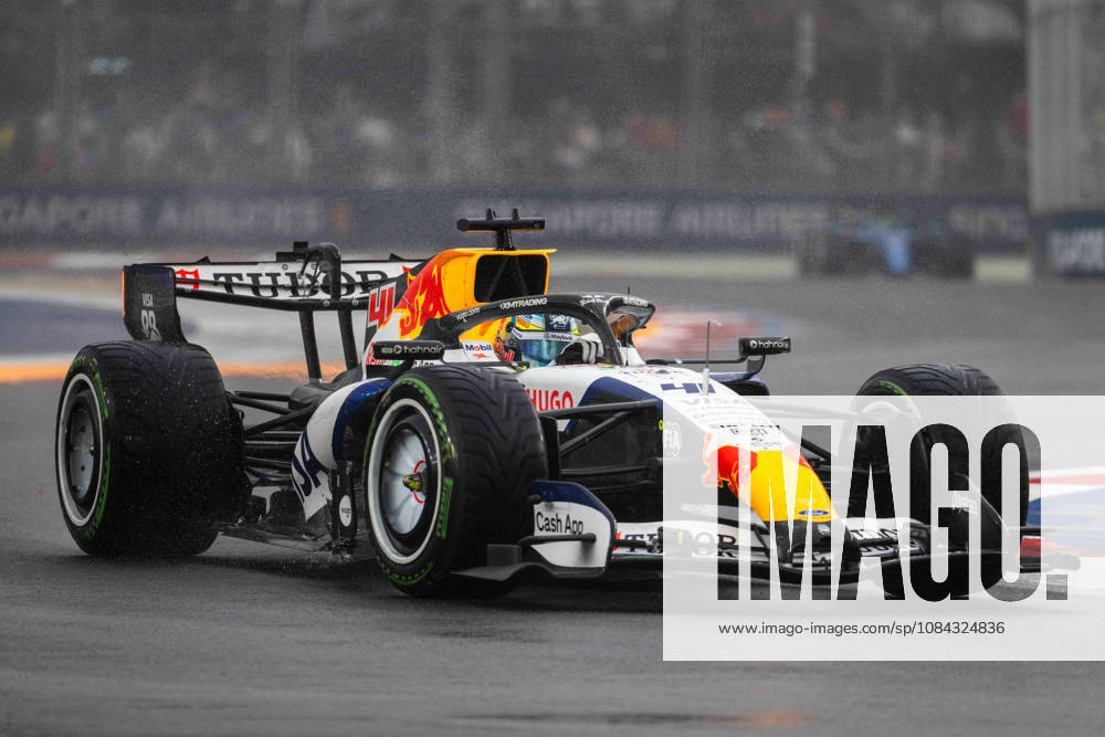 F1 - SINGAPORE GRAND PRIX 2026 41 LINDBLAD Arvid (gbr), Visa Cash App RB F1 Team VCARB03, action during the 2026 Formula 1 Singapore Grand Prix, 17th round of the 2026 Formula One World Championship, WM, Weltmeisterschaft from October 9 to 11, 2026 on the Marina Bay Street Circuit, in Singapore, Singapore - SingaporeSingapore