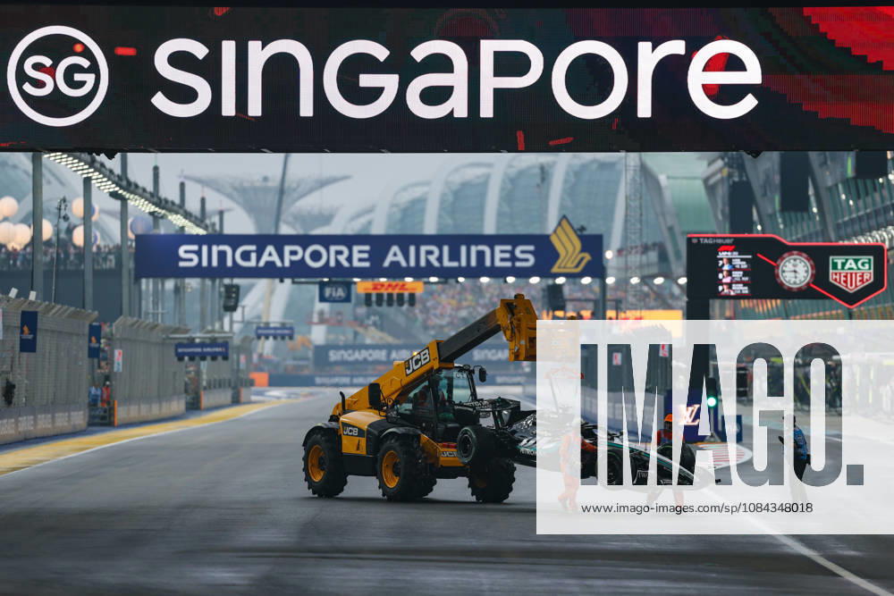 FORMULE 1 : Grand Prix de Singapour - 10 10 2026 63 George Russell (GBR) Mercedes-AMG PETRONAS Formula One Team (DEU) Mercedes-AMG F1 W17 E Performance, during the 2026 Formula Singapore Grand Prix, 17th round of the 2026 Formula 1 World Championship, WM, Weltmeisterschaft taking place from October 09 to 11, 2026 on the Marina Bay Street circuit, in Singapore (SGP) SINGAPORESingapore