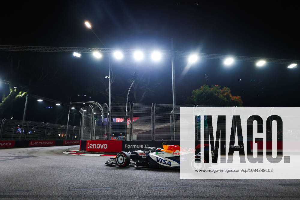 F1 - SINGAPORE GRAND PRIX 2026 41 LINDBLAD Arvid (gbr), Visa Cash App RB F1 Team VCARB03, action during the 2026 Formula 1 Singapore Grand Prix, 17th round of the 2026 Formula One World Championship, WM, Weltmeisterschaft from October 9 to 11, 2026 on the Marina Bay Street Circuit, in Singapore, Singapore - SingaporeSingapore