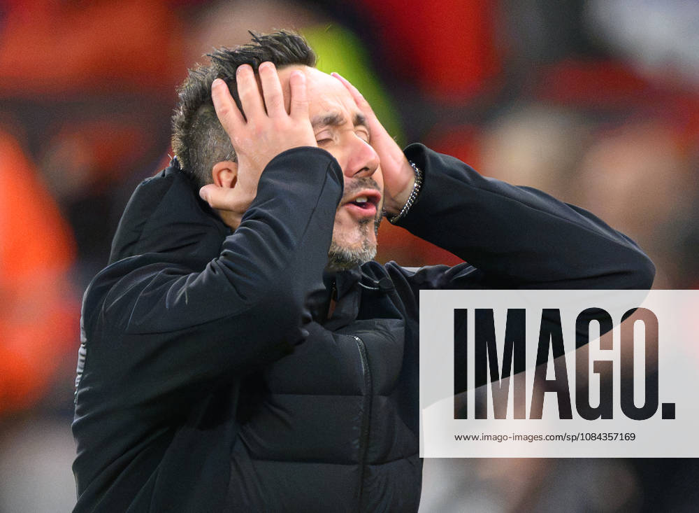 Manchester United, ManU v Tottenham Hotspur - Premier League League - Old Trafford - Manchester. Manchester United v Tottenham Hotspur - Premier League League - Old Trafford - Manchester. Tottenham Manager Roberto De Zerbi. Picture : Mark Pain MANCHESTER England